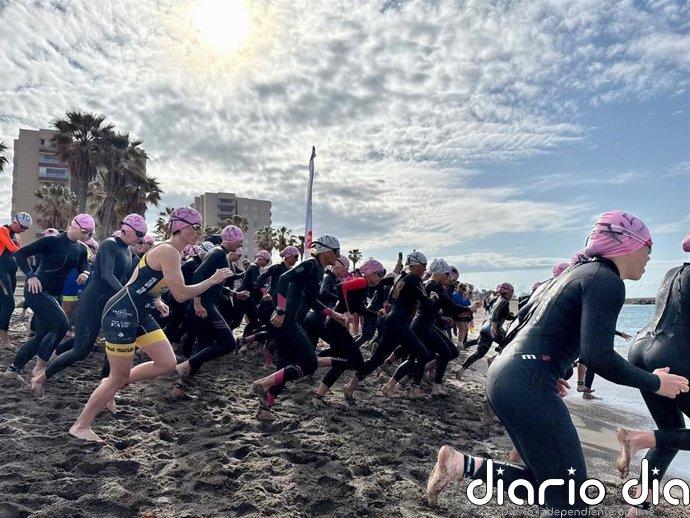 Bartomeu Crespi e Inés Fernández ganan el XIX Triatlón Ciudad de Almería 'Jairo Ruiz'