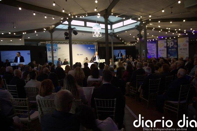 Bendodo: A Montero "le falta campaña" para explicar "los casos de corrupción "que le rodean y le pisan los talones"