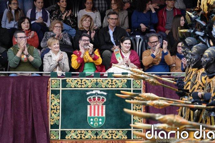 Cano destaca el valor turístico y cultural de las Fiestas de Moros y Cristianos": "Nos abren al mundo"