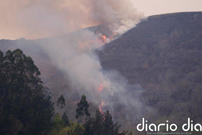 Cantabria amanece con cinco incendios forestales activos