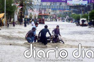 Casi 150 muertos por las inundaciones en Afganistán y Pakistán