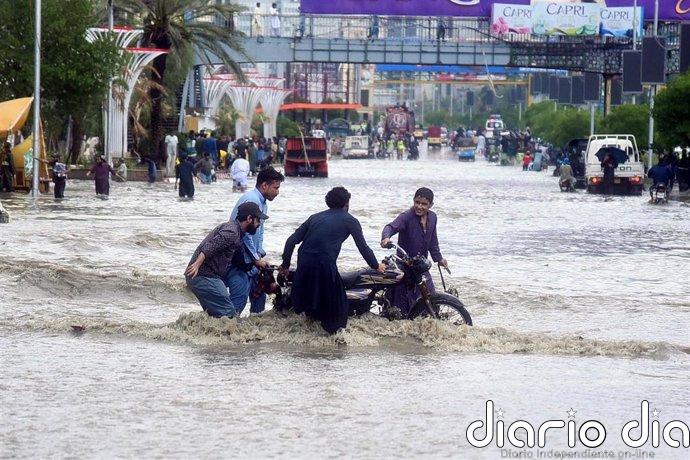 Casi 150 muertos por las inundaciones en Afganistán y Pakistán