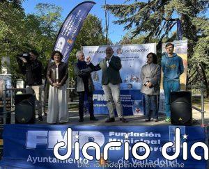 Casi 650 niños celebran el Día de la Educación Física con actividades deportivas en la acera Recoletos de Valladolid