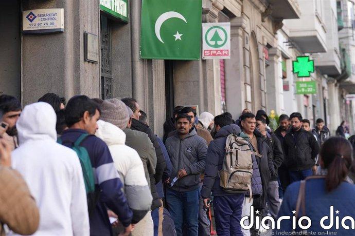 CEAR lamenta que la regularización sea "medida puntual" y ACCEM insta beneficiarios a iniciar trámites "cuanto antes"