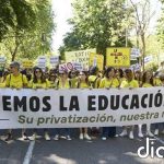 Cientos de personas marchan en Madrid en apoyo de la educación pública: "¡La uni no se vende, la uni se defiende!"