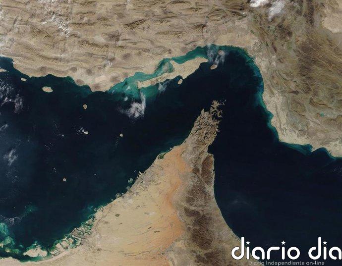 Cinco cruceros pasan por el estrecho de Ormuz tras más de un mes bloqueados