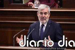 Clavijo avala la regularización de migrantes pero lamenta las "colas de la vergüenza" en los ayuntamientos