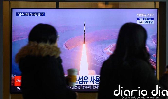Corea del Norte lanza un misil balístico hacia el este