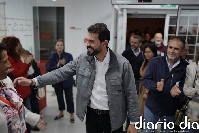 Cotrina le traslada a De Miguel su deseo de que la izquierda "vuelva a abrirse paso en Extremadura"