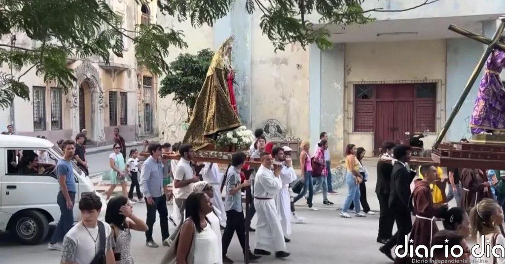 Cuba vuelve a sacar a la calle sus imágenes religiosas en la procesión del viernes Santo