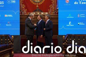 Curro Vázquez recibe en el Senado el Premio Nacional de Tauromaquia: "Los jóvenes se han aficionado como nunca"