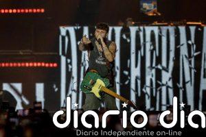 Dani Fernández aplaza los conciertos de Pamplona, Avilés, A Coruña y Ciudad de México tras su caída en Valencia