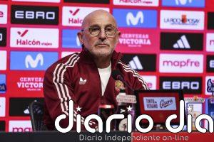 De la Fuente muestra su "repulsa total" ante los cánticos racistas: "Son intolerables"