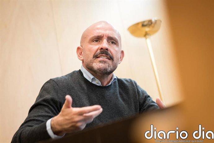 De los Santos (PP) denuncia la política "podrida" de Sánchez: "La prioridad nacional es que convoque elecciones"