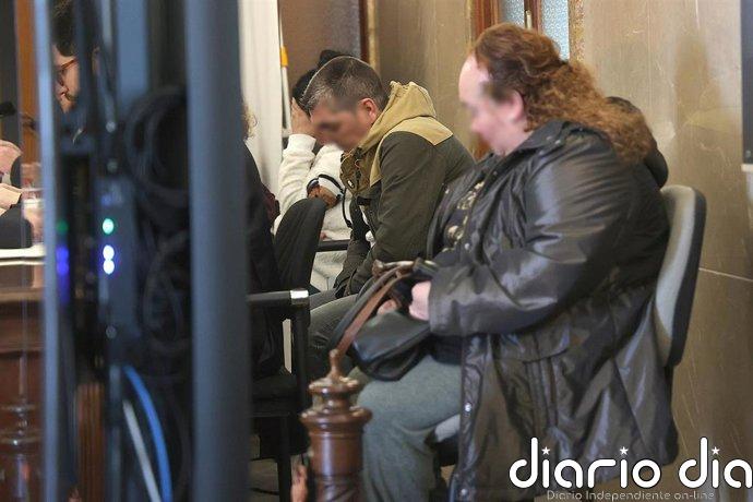 Detenida la mujer condenada a prisión permanente por matar a su bebé arrojándolo a un contenedor tras semanas fugada