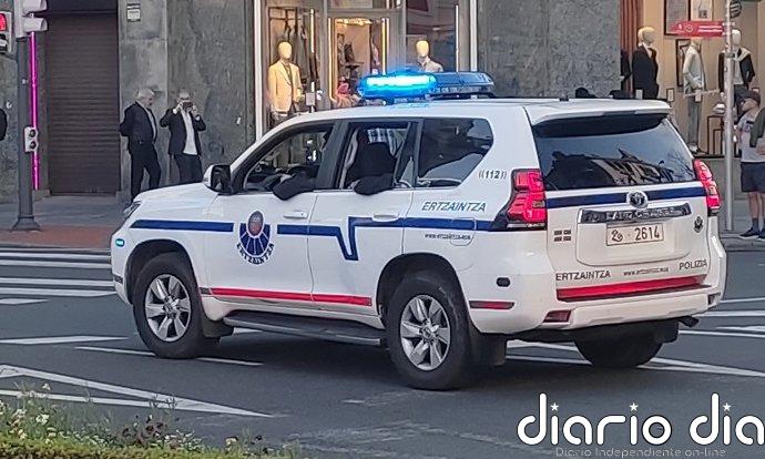 Detenido por intento de homicidio en San Sebastián tras agredir a su compañero de piso con un cuchillo