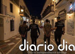 Detenidos los dos presuntos autores de una oleada de robos en comercios y casas de Benalmádena Pueblo (Málaga)