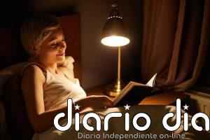 Día del Libro: ¿Libro en papel o 'e-book'? La elección que puede mejorar (o empeorar) tu sueño