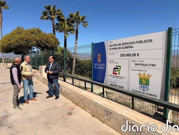 Diputación y Ayuntamiento visitan las obras de mejora en espacios públicos de Alhama de Almería