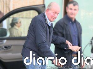 Don Juan Carlos, arropado por la infanta Elena, presume de buena salud en Sanxenxo: "Estoy divinamente, ya lo veis"