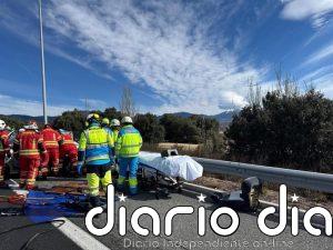 Dos heridos graves y tres leves en el impacto entre dos turismos en la AP-6 sentido salida en Guadarrama