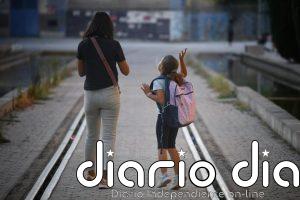 El apoyo socioeducativo que fortalece a una niña cuya madre sufrió violencia de género: "Ahora hace los deberes sola"