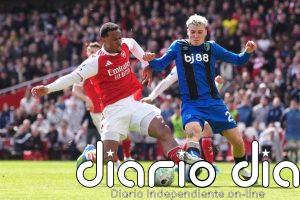 El Arsenal sigue complicándose y el Liverpool vuelve a ganar en la Premier League después de mes y medio