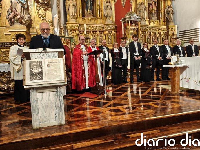 El arzobispo llama a las instituciones públicas "a gobernar para todos" en la renovación del voto de las Cinco Llagas