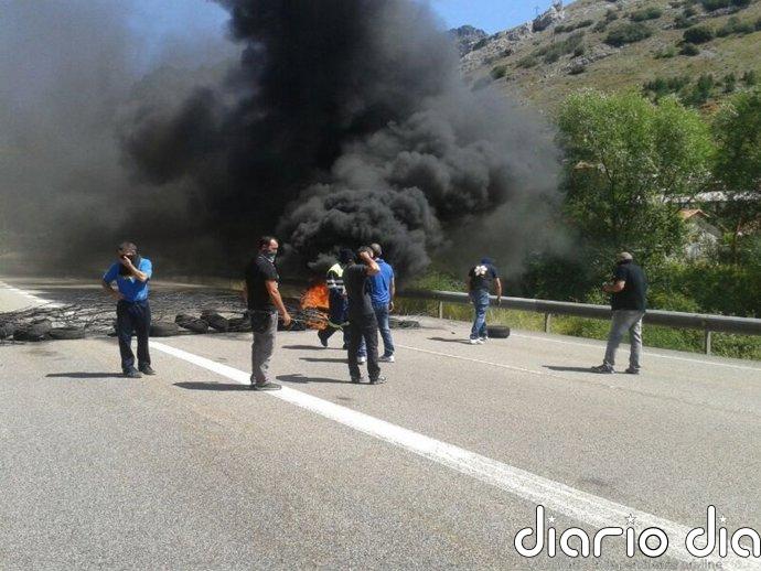El Ayuntamiento de Ibias respalda el encierro de los mineros de Mina Miura por el impago de salarios
