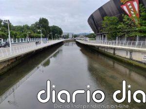 El Ayuntamiento iniciará la reforma de El Molinón con la renovación integral de la cubierta de la grada Oeste