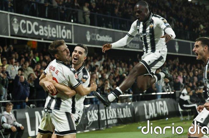 El Castellón levanta el vuelo contra el Almería y Las Palmas responde en casa
