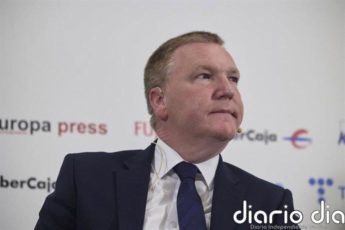 El comisario europeo de Justicia, tras el choque Gobierno-Peinado: "La separación de poderes es importante"