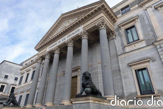 El Congreso insta al Gobierno a ejecutar de forma efectiva la expulsión de migrantes gracias a la abstención de Junts