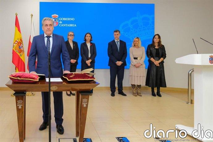 El consejero anima a López Vielva a trabajar por un modelo turístico "sostenible, descentralizado y desestacionalizado"