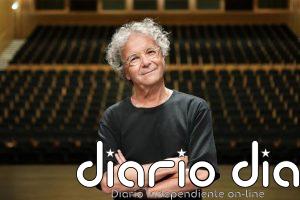 El creador suizo Daniele Finzi Pasca regresa a España con 'Ícaro', el monólogo escrito en prisión y que cumple 35 años