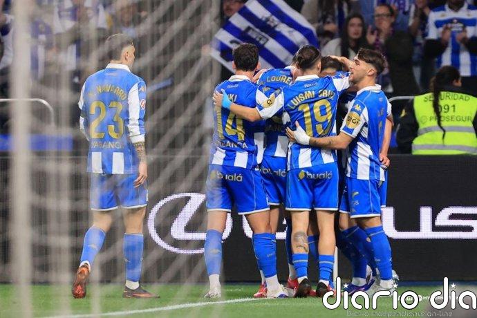 El Deportivo remonta al Mirandés y regresa a ascenso directo