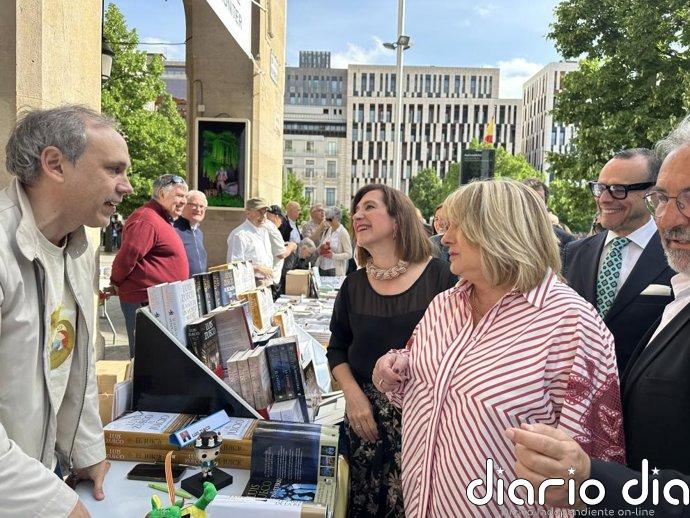 El Día del Libro convierte el Paseo Independencia "en la librería al aire libre más grande del mundo", dice Olloqui