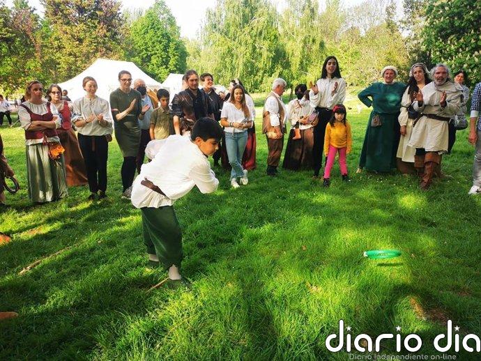 El Espíritu de San Bernabé llega a los colegios: "Los logroñeses no sólo luchaban por la ciudad, también jugaban"