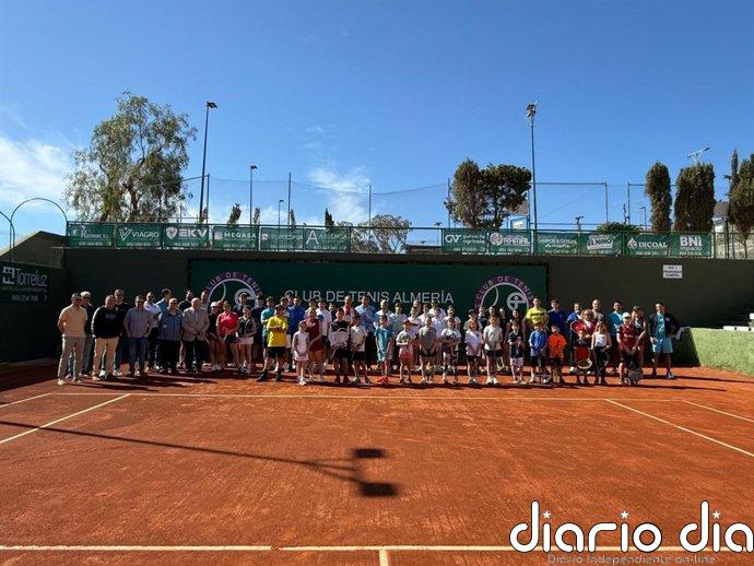 El extenista Nico Almagro participa en un clinic y una mesa redonda en El Tinglado de la Autoridad Portuaria de Almería