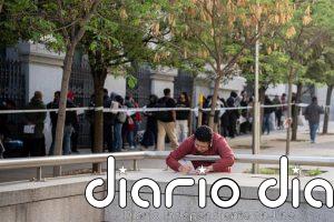 El Gobierno admite a trámite las primeras solicitudes de la regularización, que ya permiten trabajar