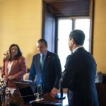 El Gobierno andaluz se reúne este lunes y dictará normas para facilitar la participación de personal de la Junta el 17M