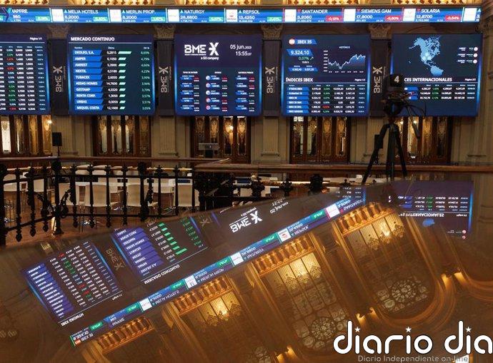 El Ibex 35 conserva por la mínima los 18.000 puntos (-0,75%) con el crudo por encima de los 100 dólares