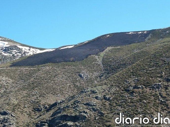 El incendio forestal en Losar pasa de evolución incierta a favorable y el de Tornavacas se da por controlado