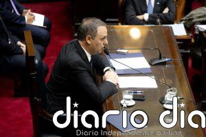 El jefe del Gabinete de Argentina niega haber cometido delitos y avanza que no renunciará a su cargo