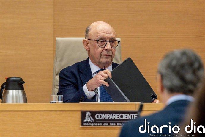 El juez rechaza enviar el 'caso Montoro' a Madrid y arranca esta semana los interrogatorios a los investigados