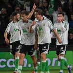 El líder Racing escapa contra el Almería y con el empate del Deportivo