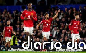 El Manchester United ata la Champions con la crisis del Chelsea