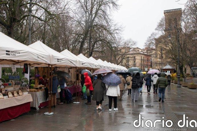 El mercado de producto local y artesano Basotxoa se celebra este sábado en el Bosquecillo