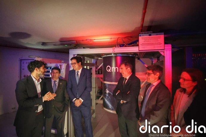 El ministro Óscar López visita el CESGA, "clave" en las políticas nacionales de IA, computación y datos