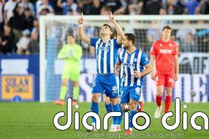 El Oviedo complica al Sevilla para aferrarse a Primera y el Alavés sigue en modo infarto